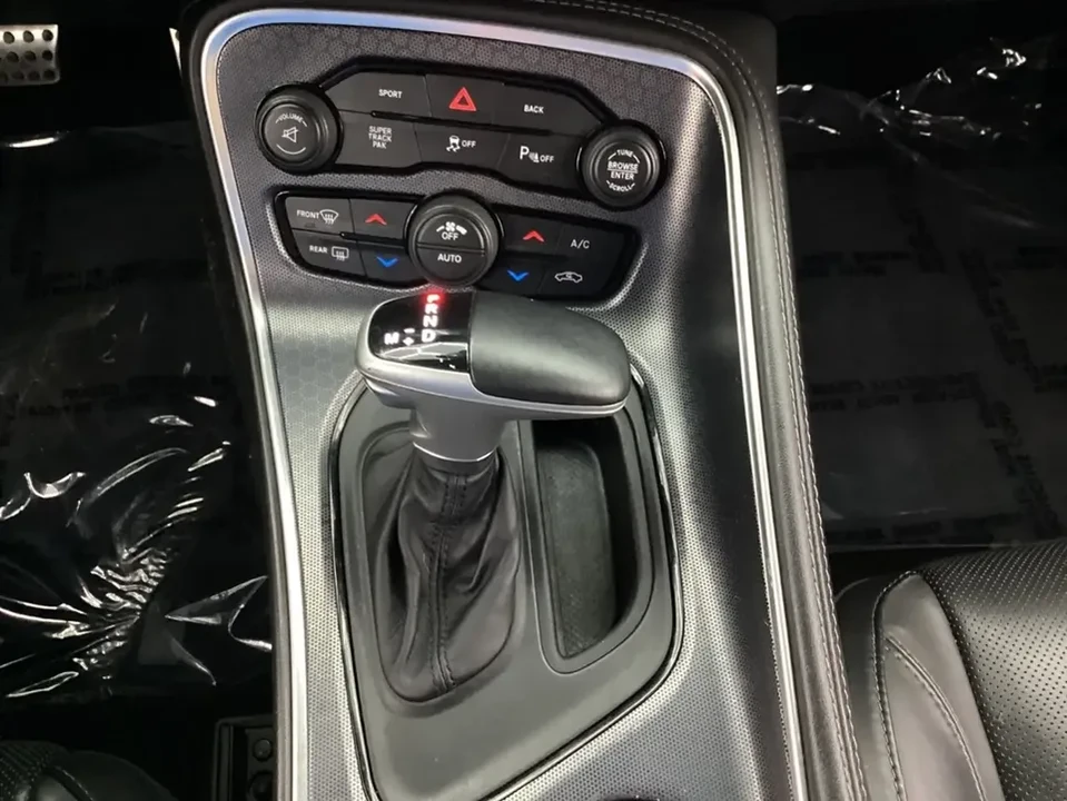 2015 Dodge Challenger 3rd Gen - Image 15 of 16