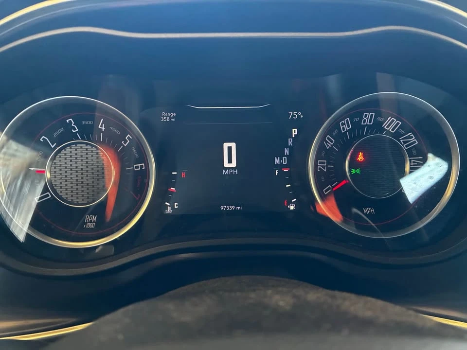 2015 Dodge Challenger 3rd Gen - Image 5 of 17