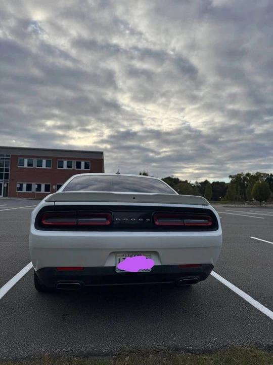 2015 Dodge Challenger 3rd Gen - Image 6 of 12