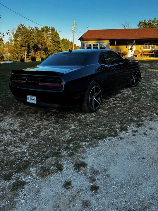 2015 Dodge Challenger 3rd Gen - Image 14 of 17