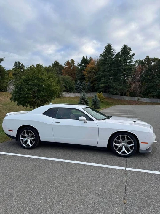 2015 Dodge Challenger 3rd Gen - Image 4 of 12