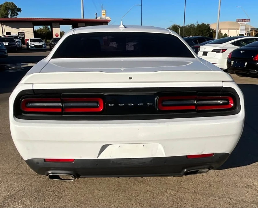 2015 Dodge Challenger 3rd Gen - Image 2 of 8