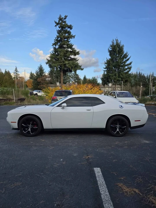2015 Dodge Challenger 3rd Gen - Image 2 of 17