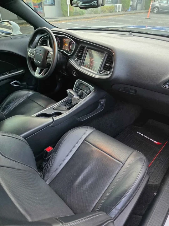 2015 Dodge Challenger 3rd Gen - Image 9 of 17