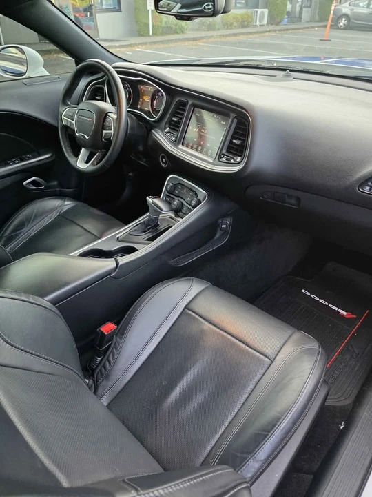 2015 Dodge Challenger 3rd Gen - Image 9 of 17
