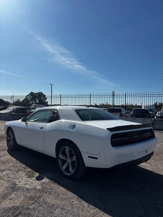 2015 Dodge Challenger 3rd Gen - Image 5 of 12