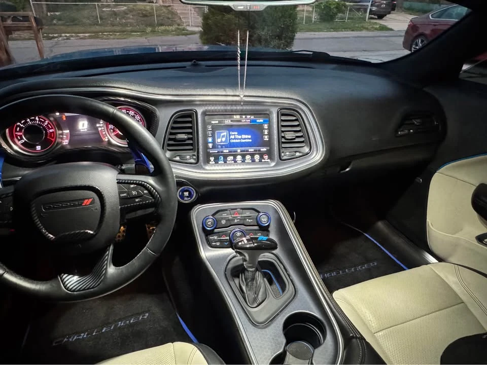 2015 Dodge Challenger 3rd Gen - Image 5 of 10