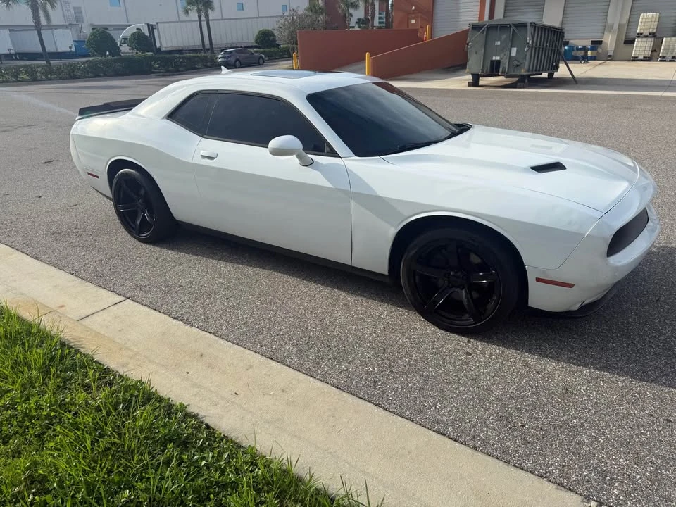 2015 Dodge Challenger 3rd Gen - Image 4 of 10