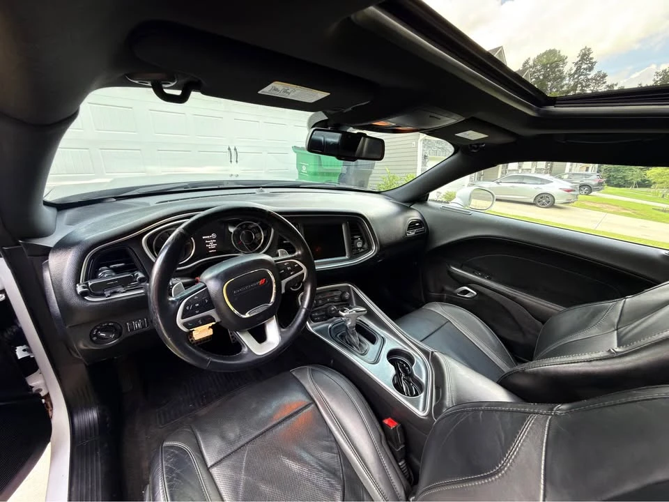 2015 Dodge Challenger 3rd Gen - Image 9 of 13