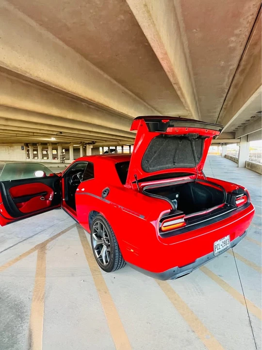 2015 Dodge Challenger 3rd Gen - Image 9 of 10