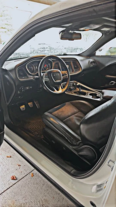 2015 Dodge Challenger SRT8 & 392 3rd Gen - Image 9 of 20