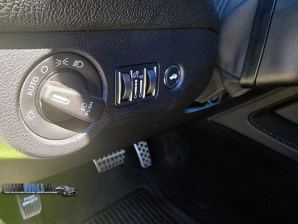 2015 Dodge Challenger SRT8 & 392 3rd Gen - Image 14 of 15
