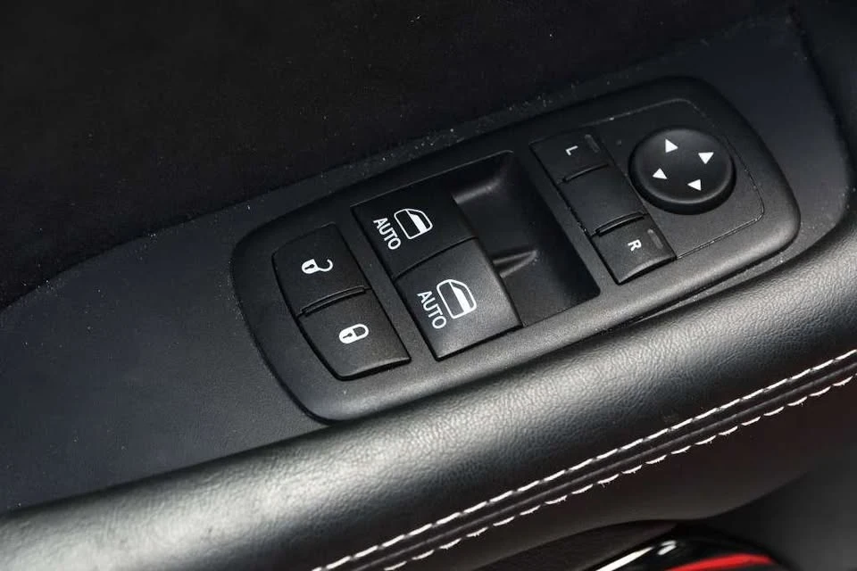 2015 Dodge Challenger SRT Hellcat 3rd Gen - Image 14 of 20