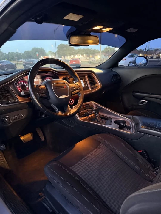 2015 Dodge Challenger 3rd Gen - Image 13 of 14