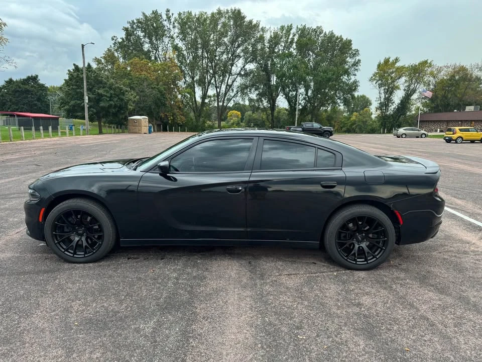 2015 Dodge Charger 7th Gen - Image 9 of 15