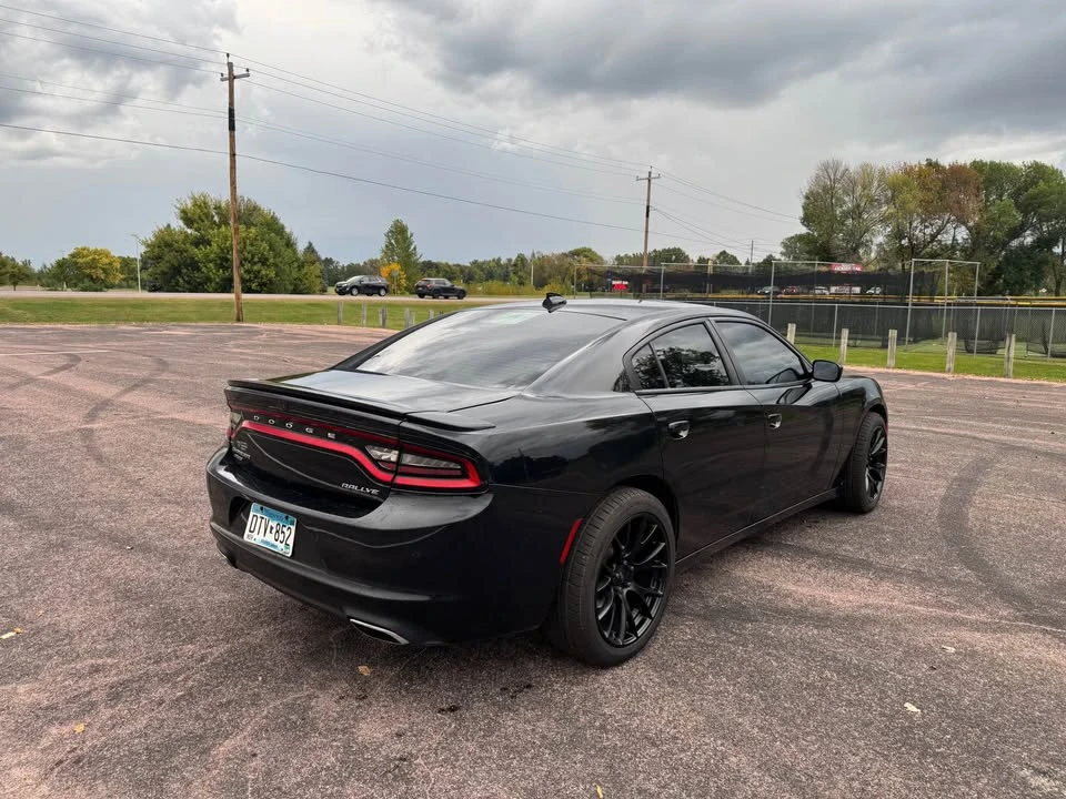 2015 Dodge Charger 7th Gen - Image 6 of 15