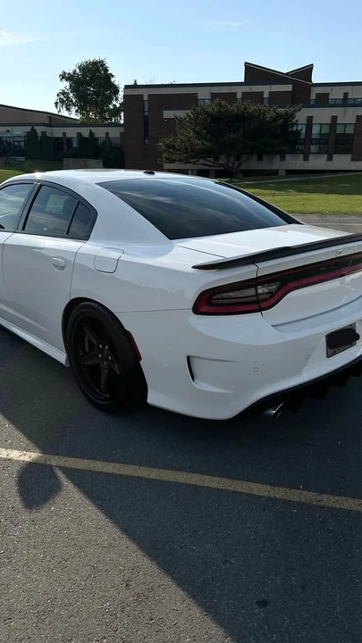 2015 Dodge Charger 7th Gen - Image 6 of 11