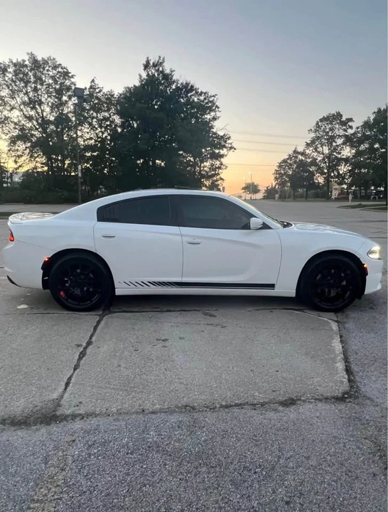 2015 Dodge Charger 7th Gen - Image 4 of 18