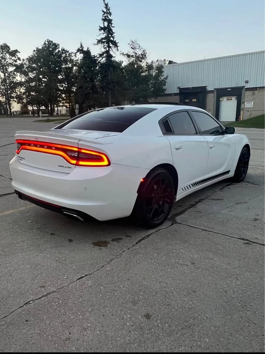 2015 Dodge Charger 7th Gen - Image 5 of 18