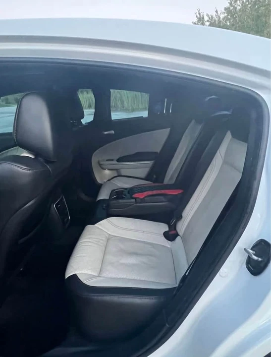 2015 Dodge Charger 7th Gen - Image 18 of 18