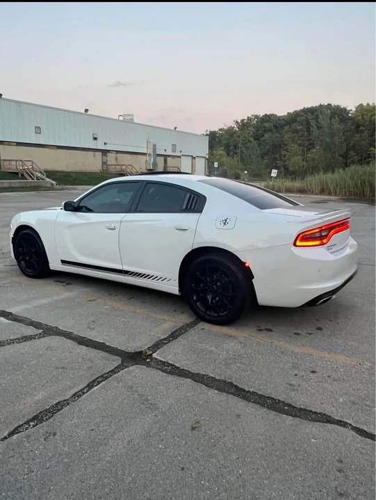 2015 Dodge Charger 7th Gen - Image 7 of 18