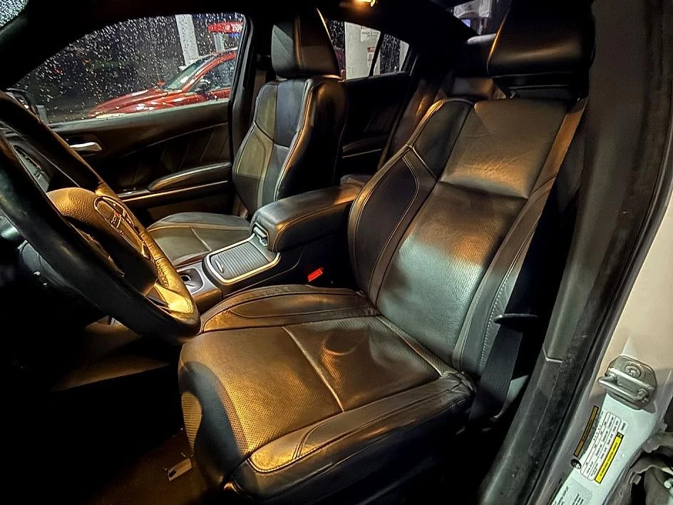 2015 Dodge Charger 7th Gen - Image 10 of 16