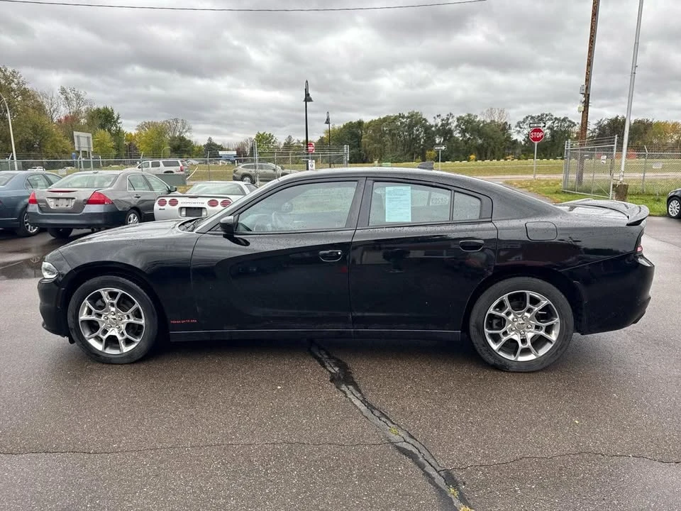 2015 Dodge Charger 7th Gen - Image 9 of 12