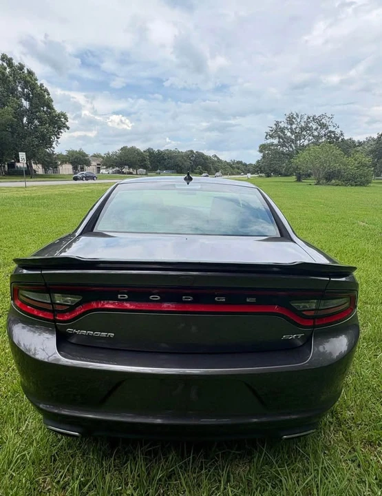 2015 Dodge Charger 7th Gen - Image 9 of 11