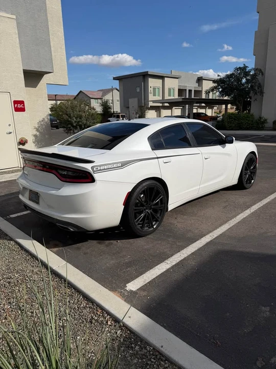 2015 Dodge Charger 7th Gen - Image 3 of 10