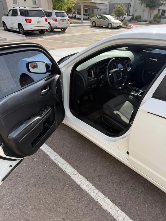 2015 Dodge Charger 7th Gen - Image 5 of 10