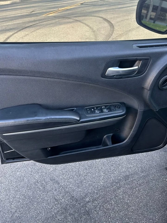 2015 Dodge Charger 7th Gen - Image 17 of 20