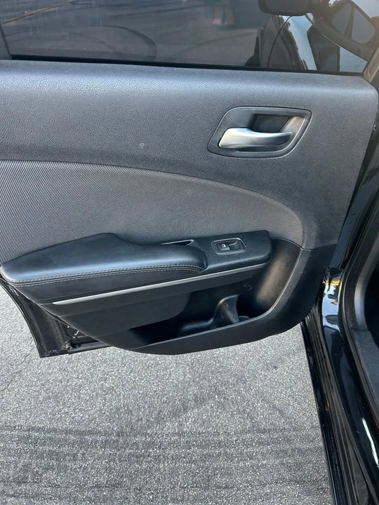 2015 Dodge Charger 7th Gen - Image 15 of 20