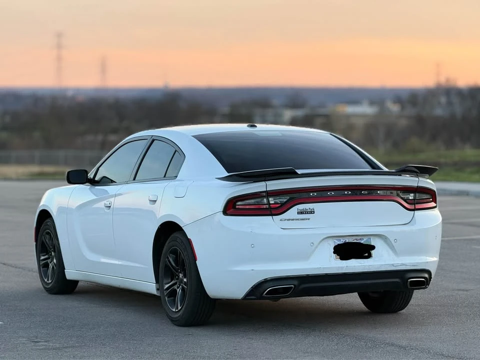 2015 Dodge Charger 7th Gen - Image 4 of 11