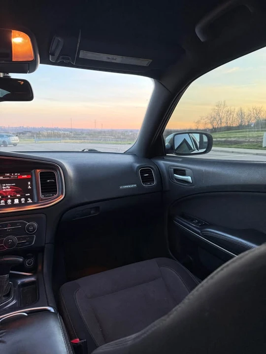 2015 Dodge Charger 7th Gen - Image 10 of 11