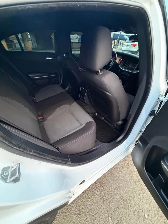 2015 Dodge Charger 7th Gen - Image 12 of 16