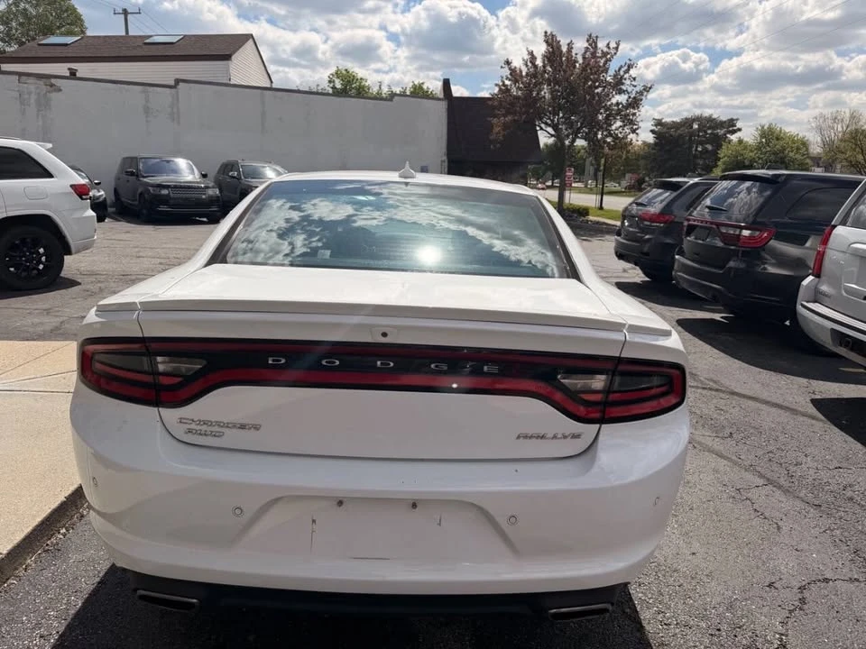 2015 Dodge Charger 7th Gen - Image 6 of 10