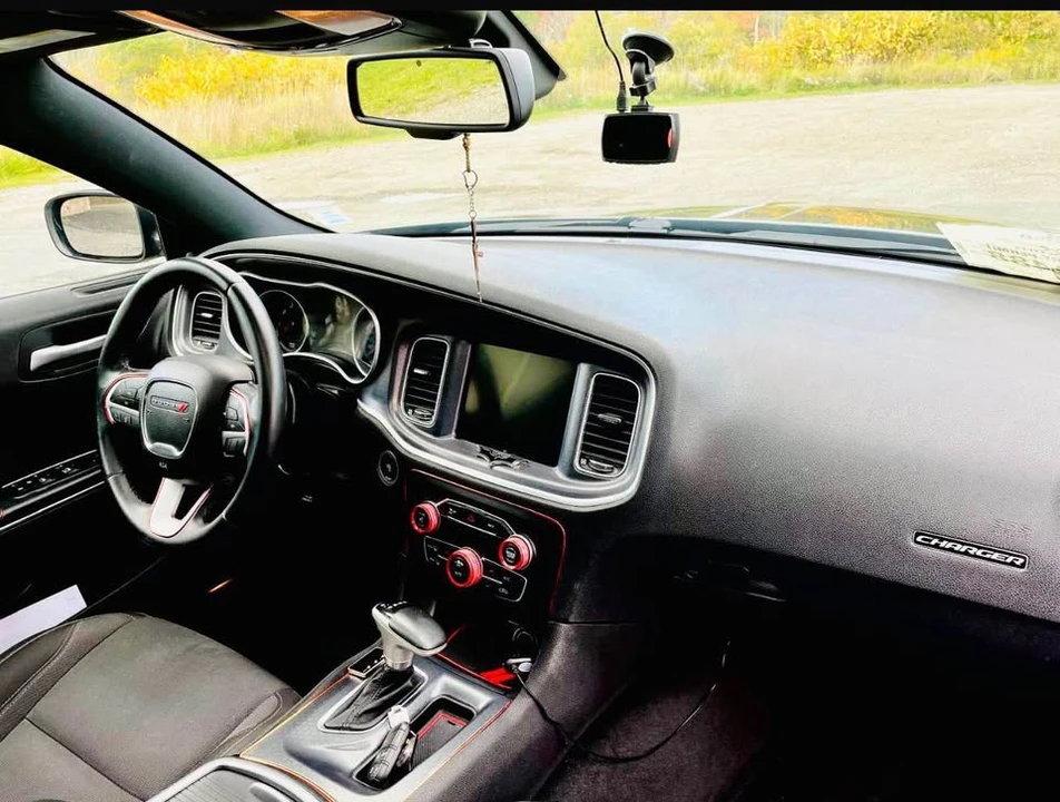 2015 Dodge Charger 7th Gen - Image 4 of 13