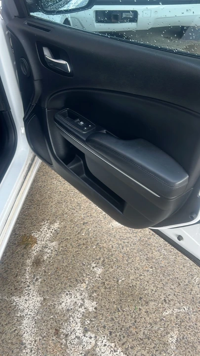 2015 Dodge Charger 7th Gen - Image 8 of 12