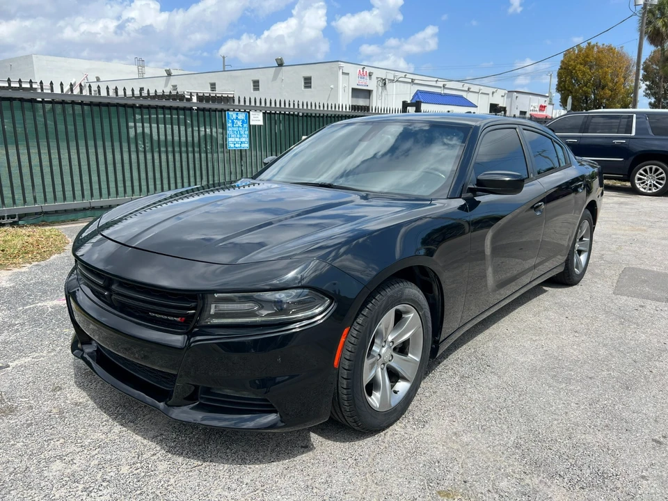2015 Dodge Charger 7th Gen - Image 3 of 20