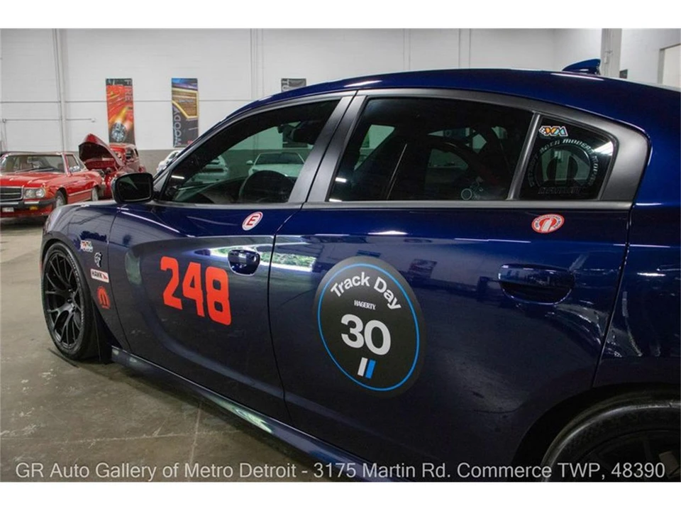 2015 Dodge Charger 7th Gen - Image 21 of 31