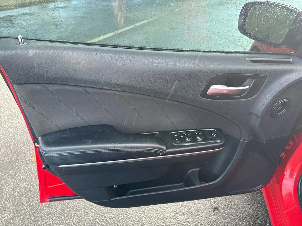 2015 Dodge Charger 7th Gen - Image 17 of 21