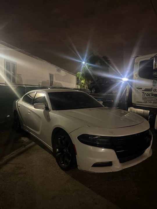 2015 Dodge Charger 7th Gen - Image 2 of 4