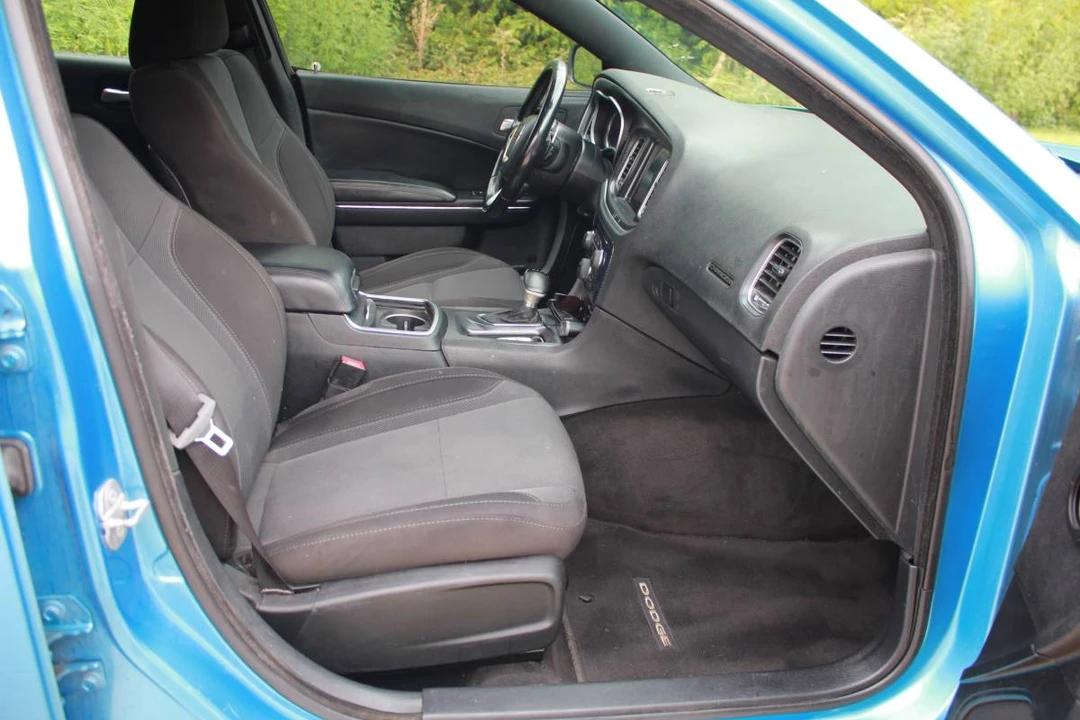 2015 Dodge Charger 7th Gen - Image 9 of 13