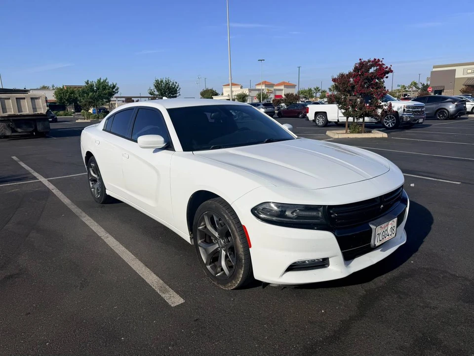 2015 Dodge Charger 7th Gen - Image 3 of 11