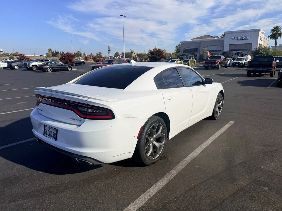 2015 Dodge Charger 7th Gen - Image 6 of 11
