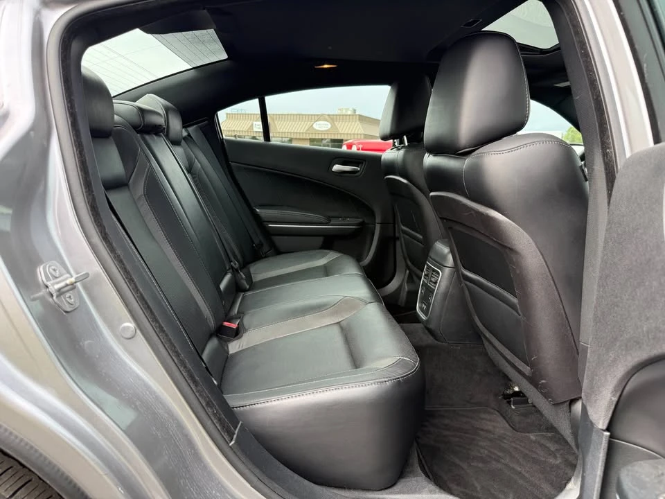 2015 Dodge Charger 7th Gen - Image 16 of 18