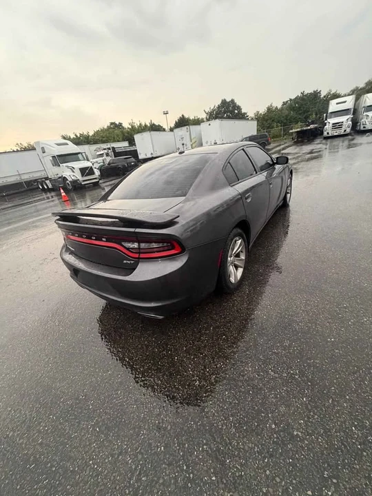 2015 Dodge Charger 7th Gen - Image 9 of 14