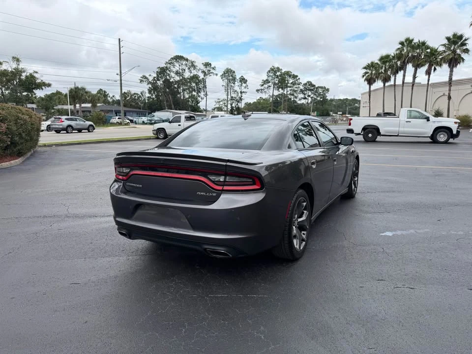 2015 Dodge Charger 7th Gen - Image 5 of 11