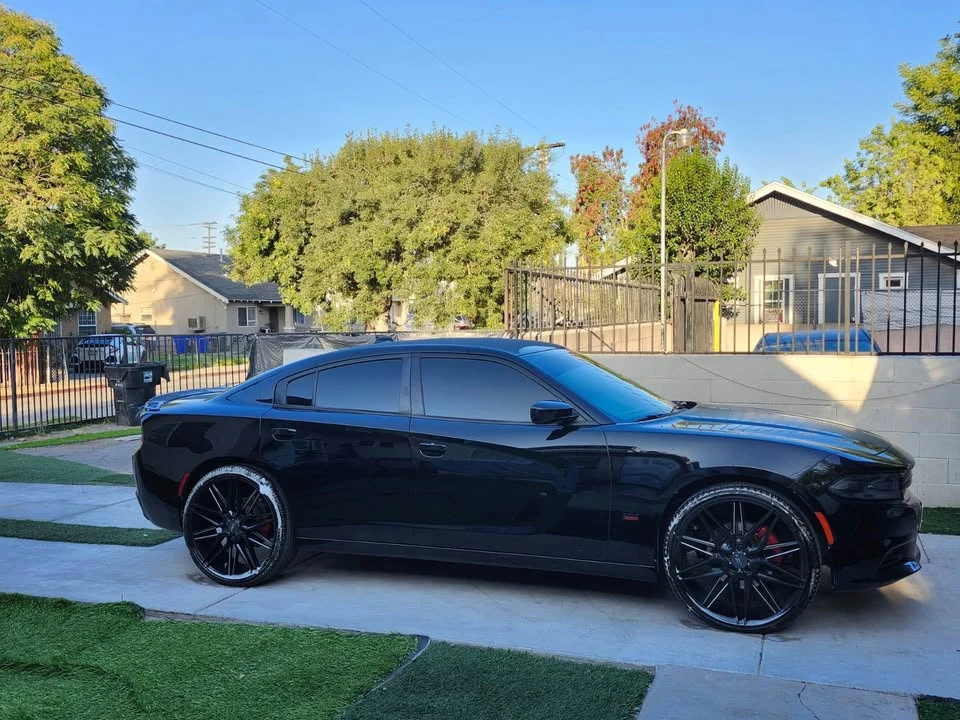 2015 Dodge Charger 7th Gen - Image 2 of 3
