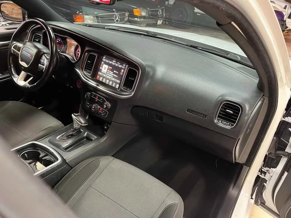 2015 Dodge Charger 7th Gen - Image 11 of 20